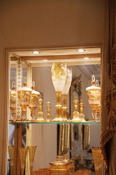 Large crystal bowl on a pedestal, made of...