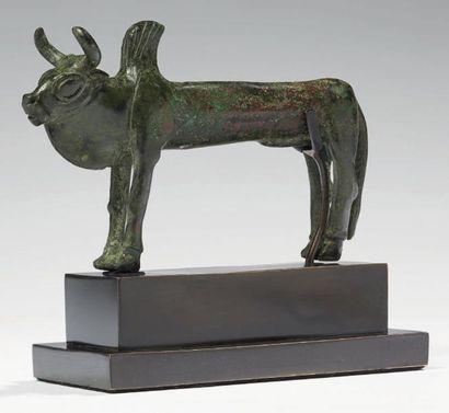 STATUETTE DE ZÉBU. Statuette représentant...