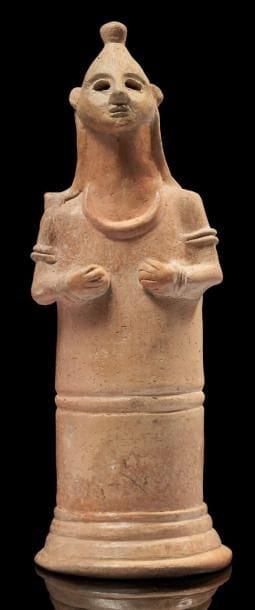 IDOLE FÉMININE. Rare statuette représentant...