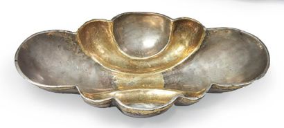 COUPE SASSANIDE. Coupe navicelle polylobée,...