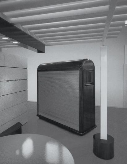 SOTTSASS ASSIOCIATI
Meuble vestiaire roulant...