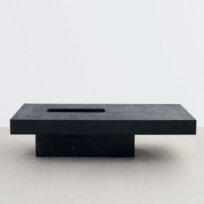NORAYR KHACHATRYAN (NÉ EN 1983)
Table basse...