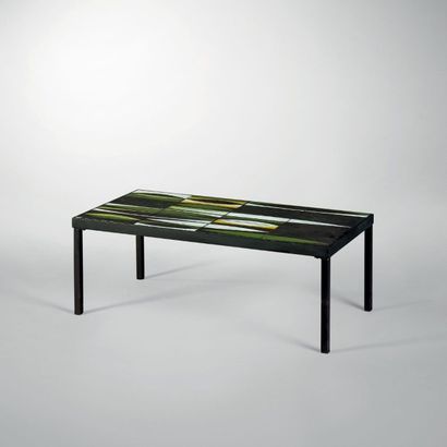 ROGER CAPRON (1920-2006)
Table basse à décors...