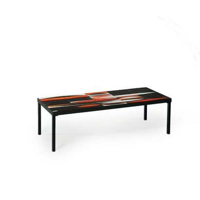 ROGER CAPRON (1920-2006)
Table basse à décors...
