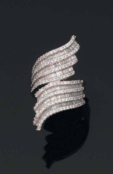BAGUE à enroulement entièrement pavée de...