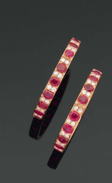 Magnifique et rare PAIRE DE BRACELETS rigides...