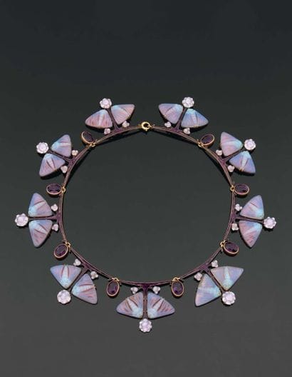 RENÉ LALIQUE. Années 1908-1912. COLLIER draperie...