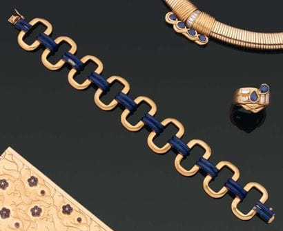 CHAUMET. Années 1960. BRACELET en or à maillons...