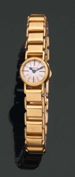 CARTIER. Années 1935. MONTRE-BRACELET de...