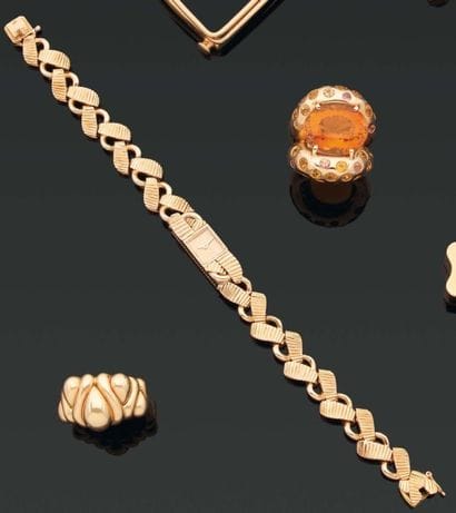 BOUCHERON. Années 1950. MONTRE-BRACELET de...