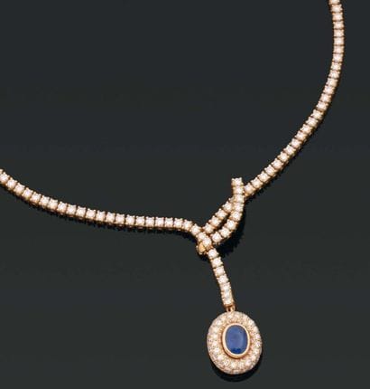COLLIER rivière formant cravate entièrement...