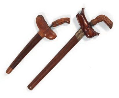 LOT composé de deux kriss indonésiens. L'un...