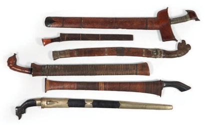 LOT composé de six kriss indonésiens: Un...