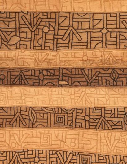 NTCHAK KUBA ZAÏRE. RDC. Grand tissu ocre...