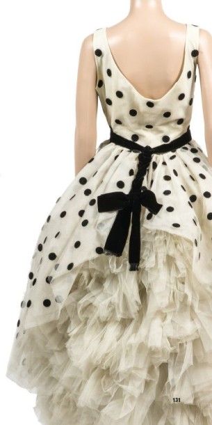 JEANNE LANVIN-CASTILLO N° 40247 CIRCA 1957
Robe...
