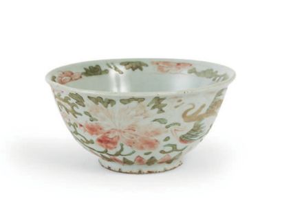 BOL en porcelaine émaillée vert et rouge...
