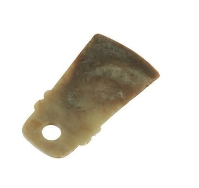 HACHE rituelle en néphrite céladon rouille.
Chine,...