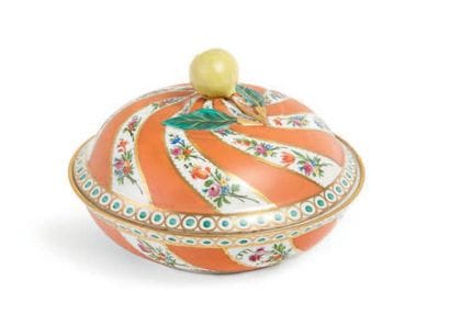 MEISSEN

ECUELLE ronde couverte pour le marché...