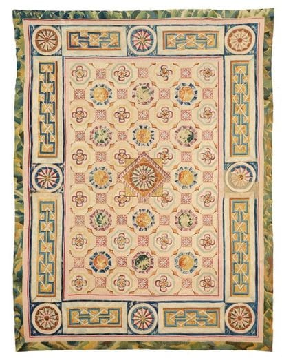 BEAUVAIS

TAPIS à décor de diamants à fond...