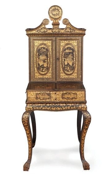 CABINET formant bonheur du jour en laque...