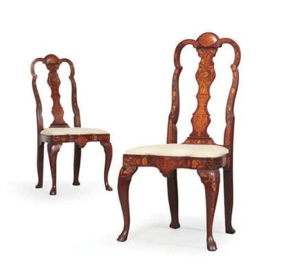 PAIRE DE CHAISES à dossier ajouré d'un bandeau...