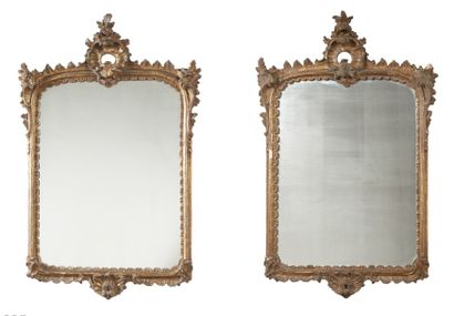 PAIRE DE MIROIRS de forme rectangulaire en...