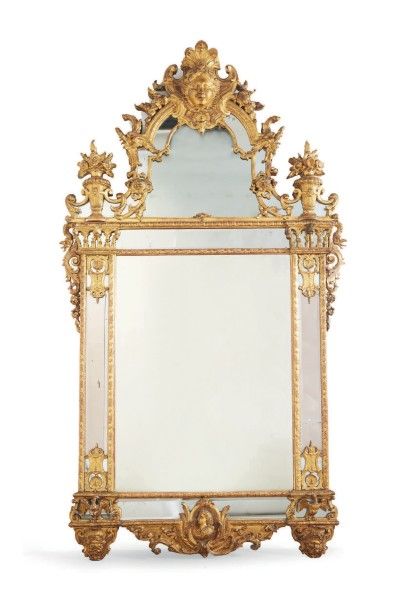 MIROIR ET UN FRONTON à double encadrement,...