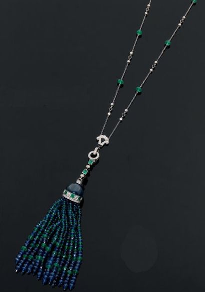 Sautoir orné d'un grand pendentif pompon...