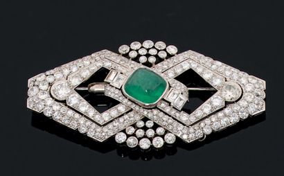 Property of a lady. Grande broche plaque...
