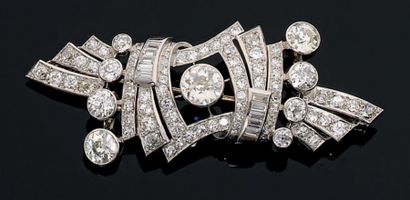 Property of a lady. Broche gerbe enrichi...