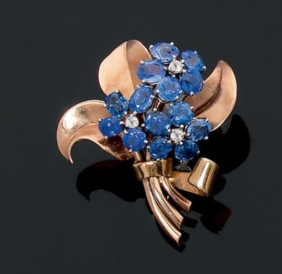 Boucheron. Années 1945 Broche bouquet de...