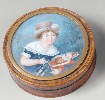 Boite ronde en ronce de thuya doublée d'écaille,...