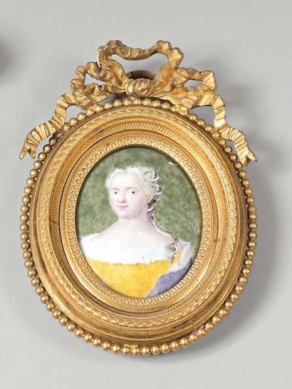 Miniature ovale émaillée polychrome : Portrait...