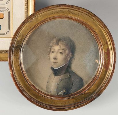 Rare Portrait rond aux trois crayons figurant...