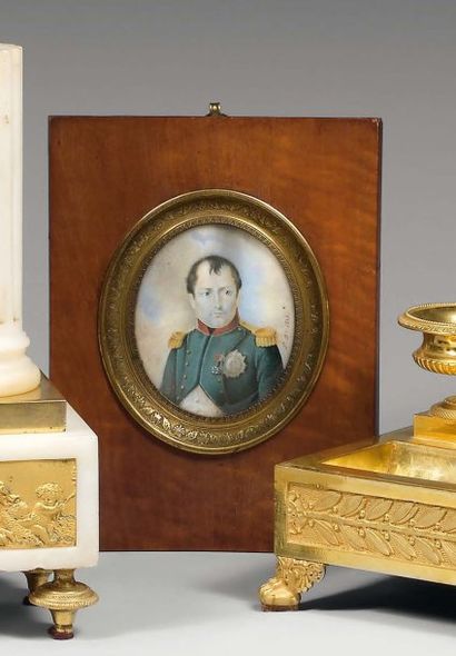 Miniature ovale sur ivoire figurant l'Empereur...