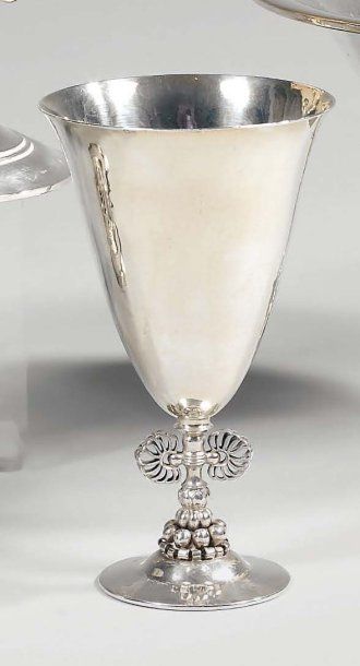 Georg Jensen, Années 1940.
Vase cornet en...