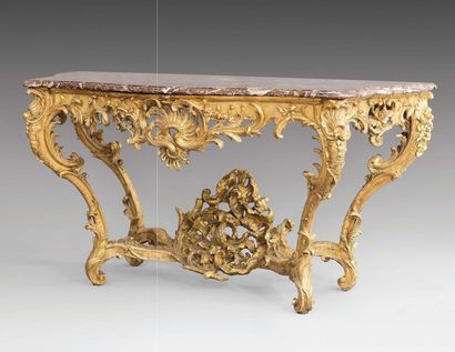 Console de forme galbée en bois redoré mouluré,...