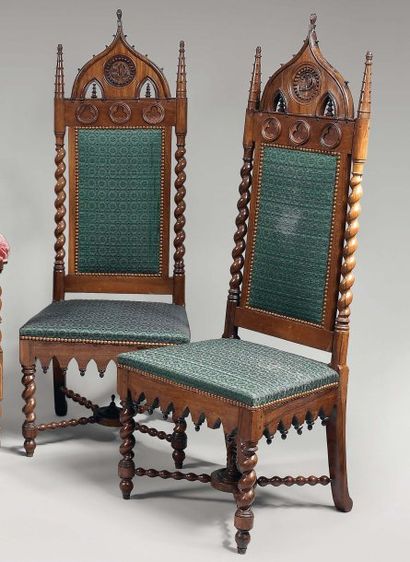 Paire de chaises dites « cathédrales » à...