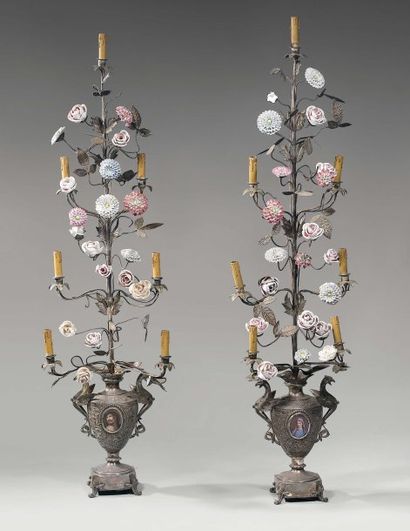 Paire de candelabres à sept branches de lumière...