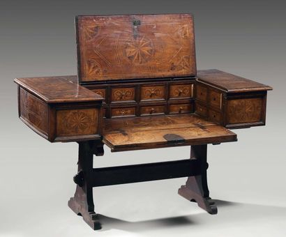 Bureau a gradin de forme rectangulaire en...