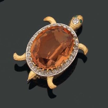 Petite BROCHE en forme de tortue ornée d'une...