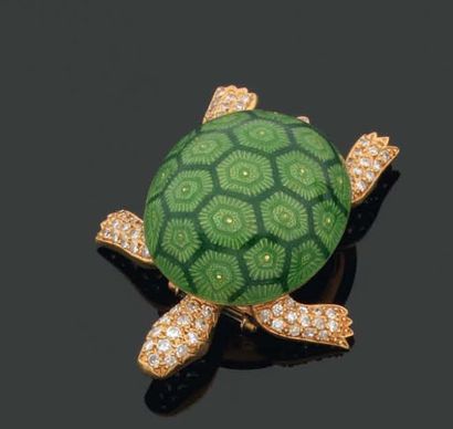 BOUCHERON. Annéees 1970.
BROCHE en forme...