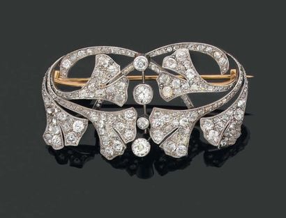 LALIQUE. Années 1890.
BROCHE devant de corsage...