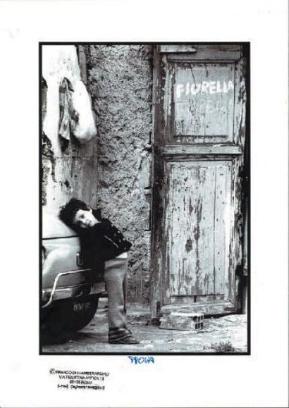 FRANCO DI GIAMBERARDINO
Au coin d'une rue
Photographie...