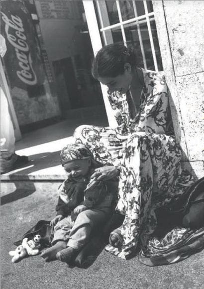 FRANCO DI GIAMBERARDINO
Mére et enfant
Photographie...
