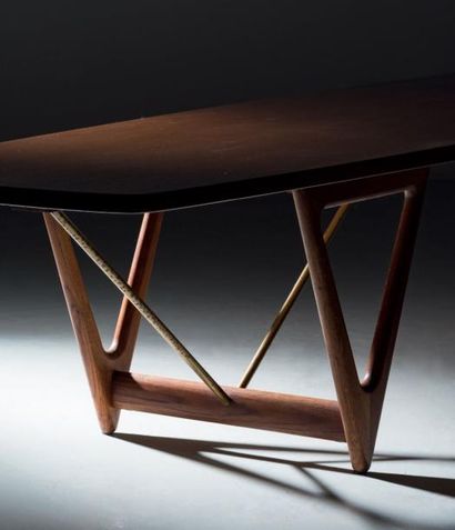 KU RT ØSTERVIG (1912-1986)

Grande table...