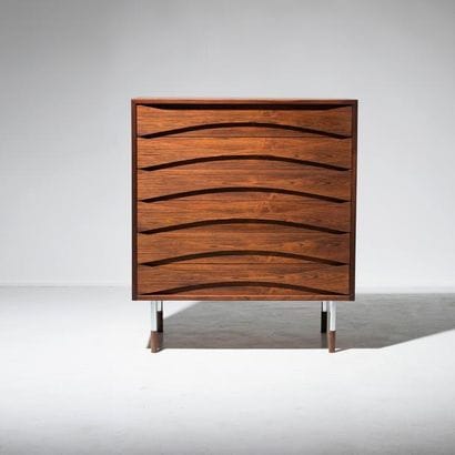 ARNE VODDER (1926-2009)

Commode à six tiroirs
Palissandre...