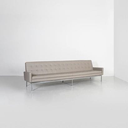 FLORENCE KNOLL (NÉE EN 1917)

Canapé modèle...