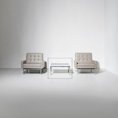 FLORENCE KNOLL (NÉE EN 1917)

Table basse...