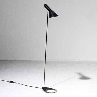 ARNE JACOBSEN (1902-1971)

Lampadaire modèle...
